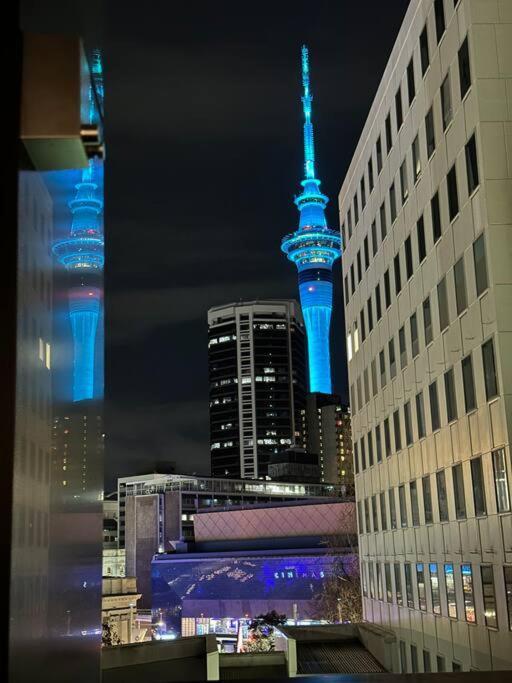 City Apartment With Sky Tower View โอ๊คแลนด์ ภายนอก รูปภาพ