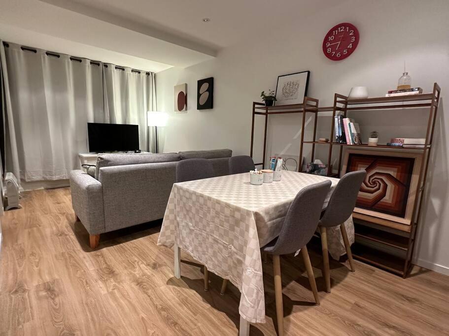 City Apartment With Sky Tower View โอ๊คแลนด์ ภายนอก รูปภาพ